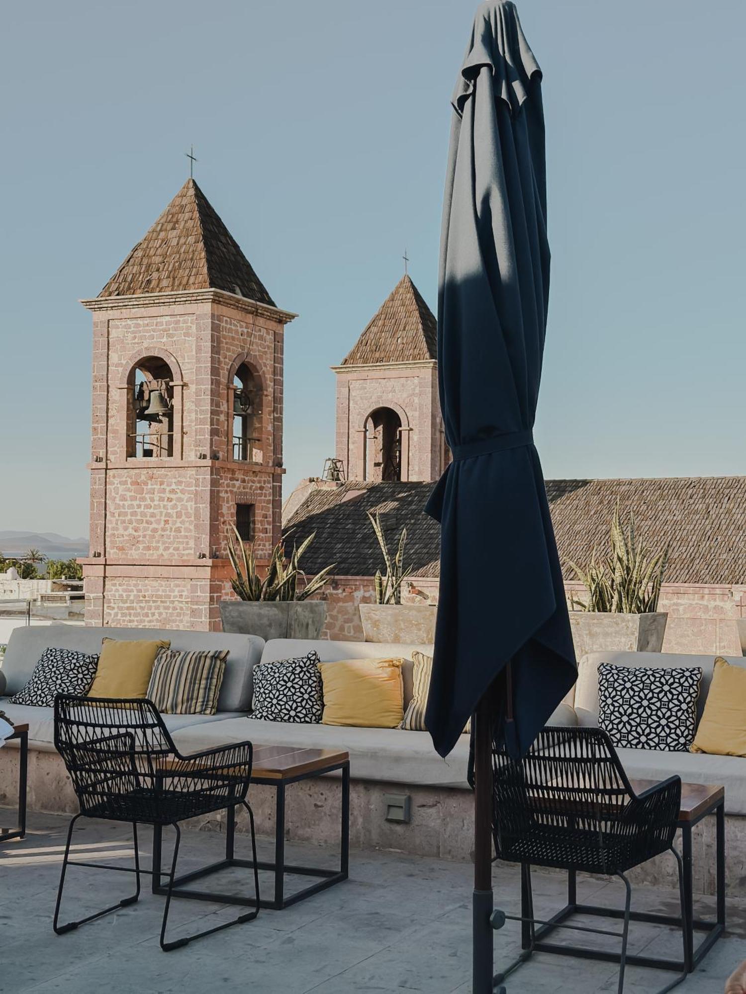 拉巴斯大教堂酒店 外观 照片 The hotel's rooftop