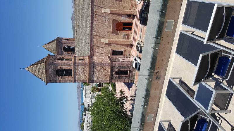 拉巴斯大教堂酒店 外观 照片 The church of Saint-Pierre