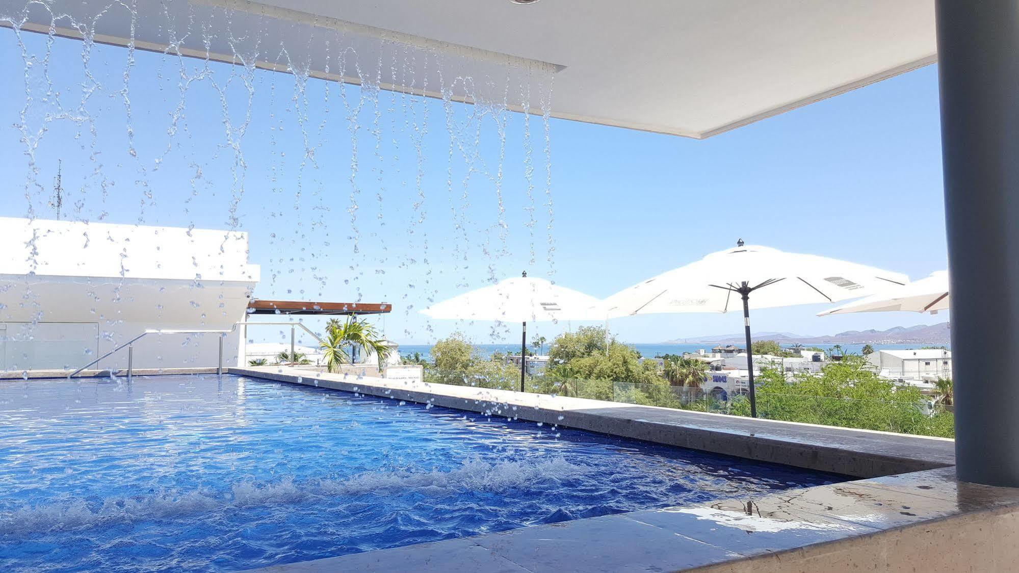 拉巴斯大教堂酒店 外观 照片 Rooftop pool at the Hotel